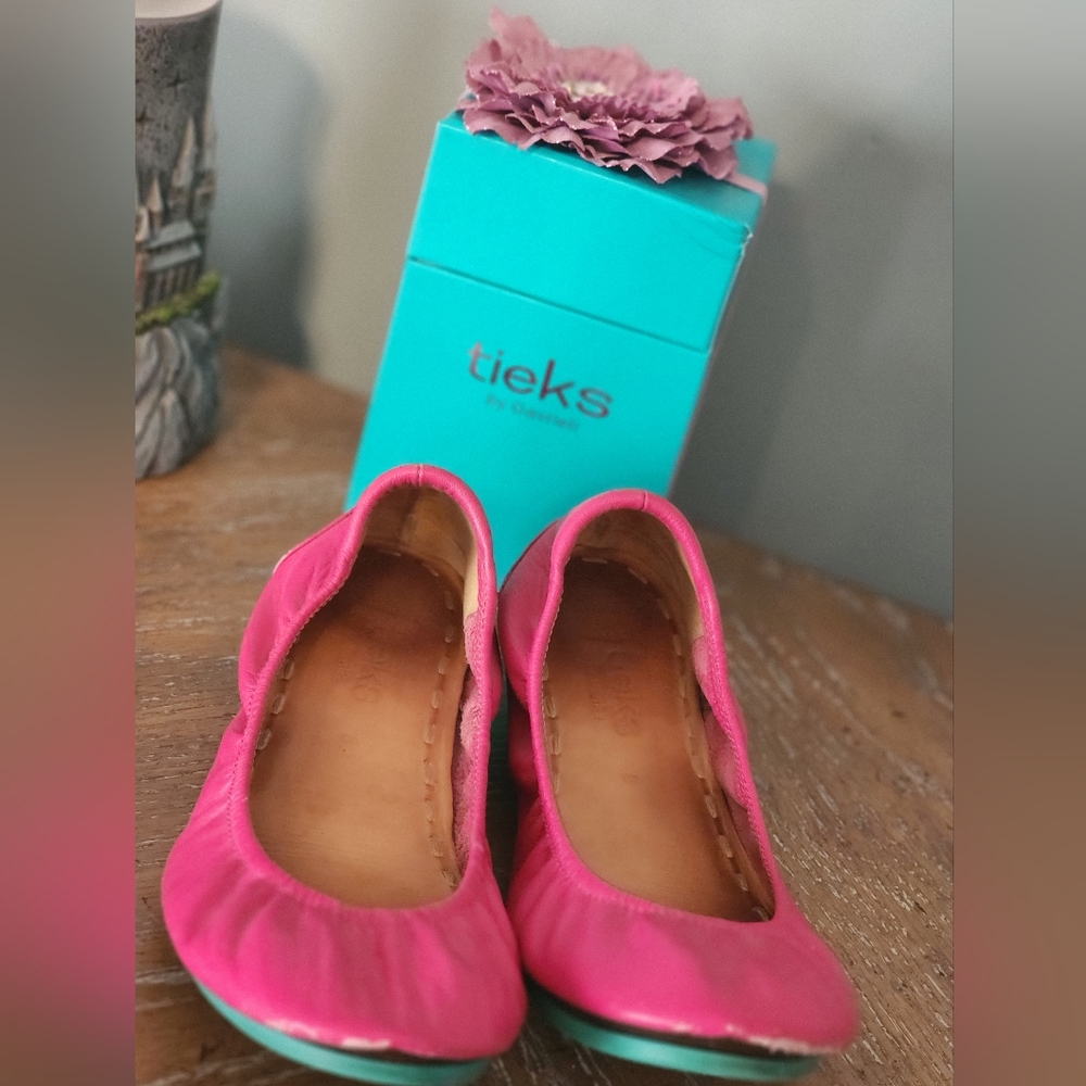Tieks Fuschia Size 8